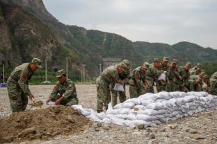 法媒：大巴黎、利物浦、多特有意波尔图22岁防守型中场巴雷拉